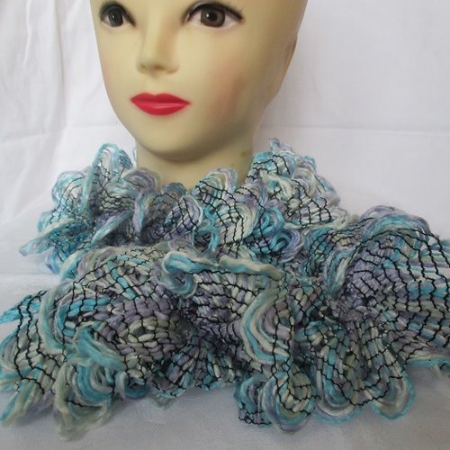 Écharpe femme mauve et bleu fantaisie frou frou