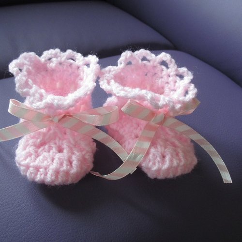 Chaussons bébé en laine rose 0/3 mois