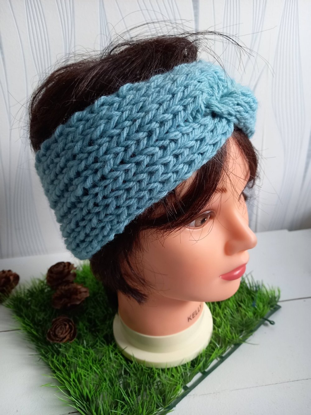 Bandeau cache-oreilles tricoté en laine torsadée bleu clair -  France