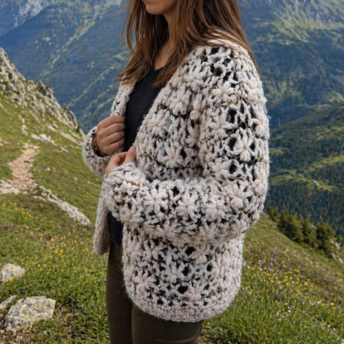 Gilet en laine beige pour femme au crochet