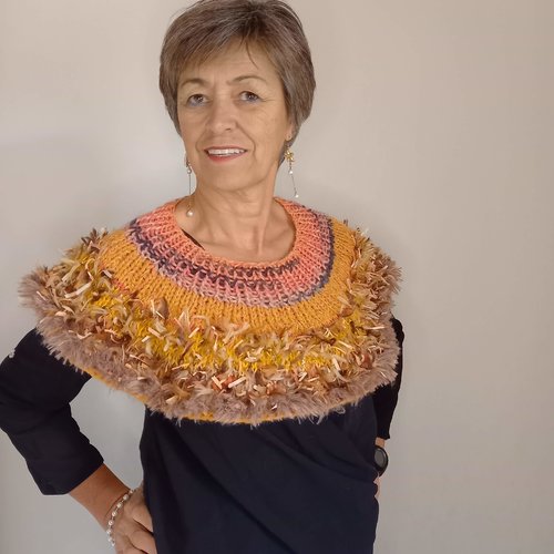 Col femme chauffe épaule orange marron moutarde tricoté en laine