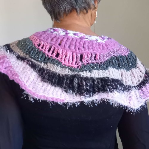 Chauffe épaule femme rose gris et blanc en laine