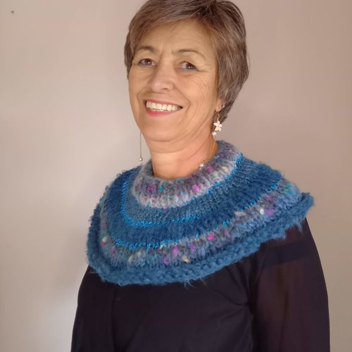 Col femme chauffe épaule bleu tricoté en laine