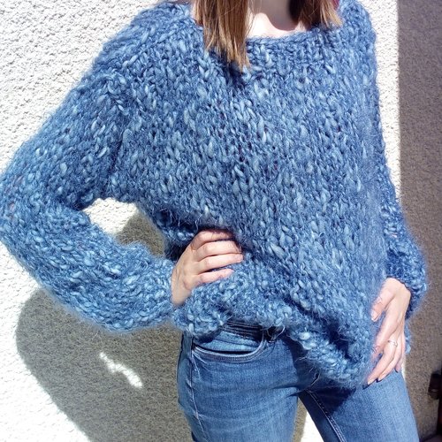 Vendu pull femme bleu tricoté en grosse laine