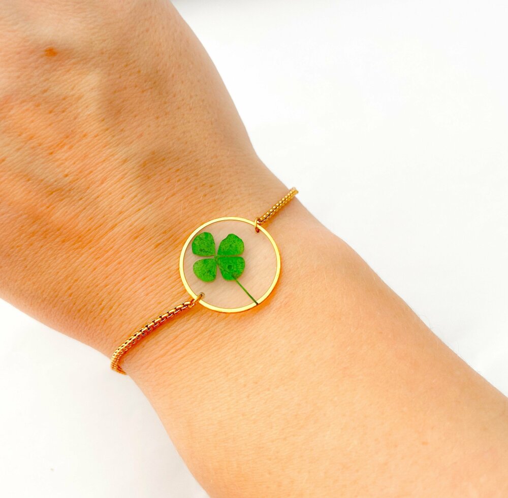 Bracelet en silicone pour fête de la Saint Patrick motif trèfle irlandais pour décoration de fête 