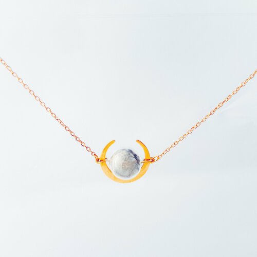Collier de lune de plumes couleur or cadeau de la fête des mères pour ses bijoux terrarium cadeaux uniques pour les femmes