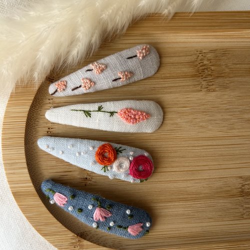 4 barrettes bébé brodées à la main, lin et feutrine, accessoires cheveux enfant, idée cadeau naissance