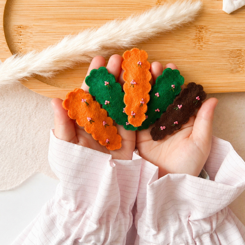 Lot de 5 barrettes bébé fille en feutrine brodée – pinces clic-clac faites main – accessoire cheveux – cadeau naissance