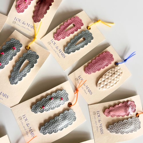 Lot de 2 barrettes en simili cuir 6 cm – douces et élégantes