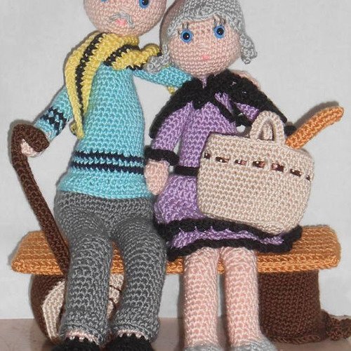 Tutoriel couple pépé mémé sur le banc 30 cm tuto patron au crochet pdf en français amigurumi papi mamie
