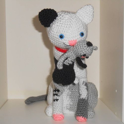 Tutoriel pdf en français minou chat et son chaton 22 cm tuto patron au crochet amigurumi explications modèle