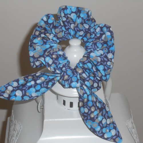 Chouchou foulard foulchie scrunchies court en tissu bleu marine turquoise et gris ambre