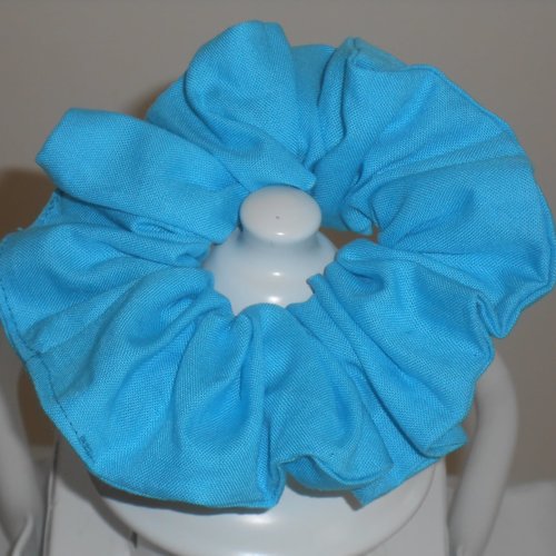 Chouchou foulard foulchie scrunchies simple en tissu bleu lagon turquoise uni