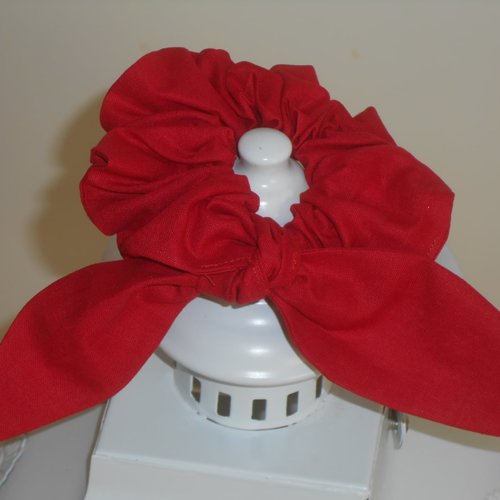Chouchou foulard foulchie scrunchies court en tissu rouge uni