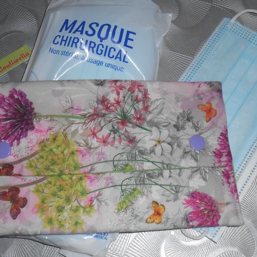 Pochette de rangement masques chirurgicaux réalisé en tissu gris imprimé fleurs champêtre papillons étui sac trousse housse
