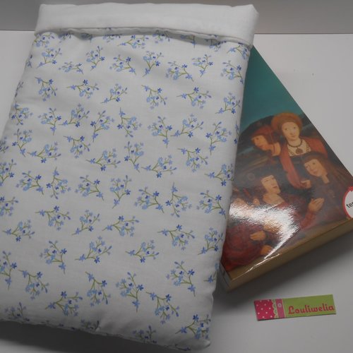 Pochette livre de poche housse épaisse de rangement et de protection en tissu blanc imprimé fleurs bleues romantiques