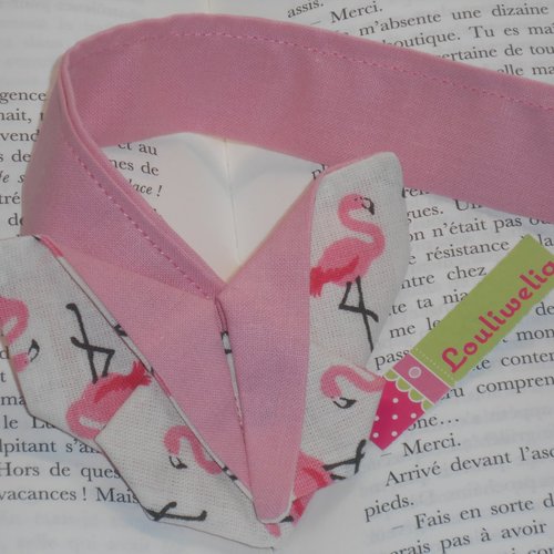 Marque pages livre forme papillon en origami en tissu écru imprimé flamants roses