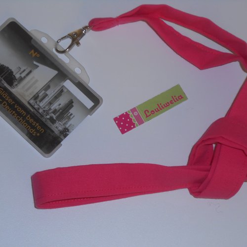 Tour de cou porte badge / clés cordon infirmière aide-soignante employé grande distribution ouvrier en tissu rose fushiauni
