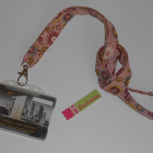 Tour de cou porte badge / clés cordon infirmière aide-soignante employé grande distribution ouvrier en tissu rose à fleurs