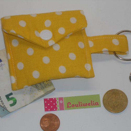 Petit porte monnaie / médicament / objet sur porte clés jaune pois blancs en tissu fait main