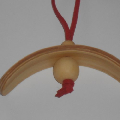 Collier pendentif en bambou et poirier bijou modèle unique et original en bois artisanat fait main japonisant