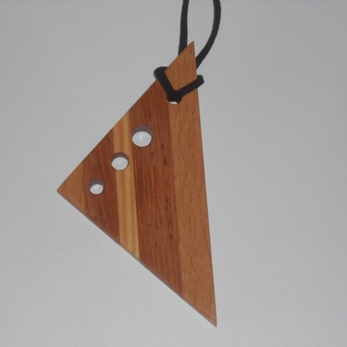 Grand collier pendentif en bois bijou modèle unique original fabrication artisanat fait main