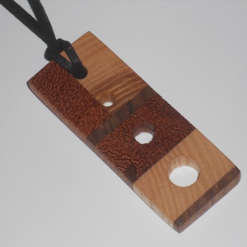 Collier pendentif rectangle en bois bijou modèle unique original fabrication artisanat fait main éthenique