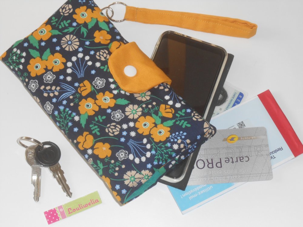 Pochette portefeuille avec dragonne poignet rangement smatphone carte  identité bleue clés tickets resto tissu graphique noir et blanc - Un grand  marché