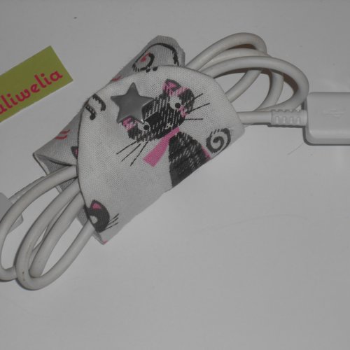 Lien à pression étui enrouleur de cable chargeur smartphone écouteur rangement en tissu blanc imprimé chats écossais