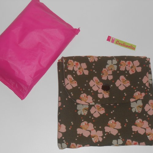 Fuites urinaires pochette serviettes de protection ou autre rangement trousse housse lavable réutilisable hygiène intime marron et rose