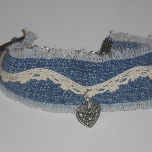 Bijoux bracelet en jean bleu et dentelle beige modèle original fabrication artisanat fait main western cowboys country