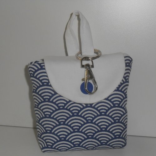 Mini sac porte clés chargeur téléphone ou huiles essentielles ou autres pochette en tissu blanc bleu vagues japonaises dorine