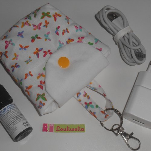 Mini sac porte clés chargeur téléphone ou huiles essentielles ou autres pochette en tissu blanc papillons dorine