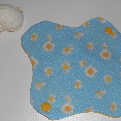 Protège slip lingerie lavable hygiènique en coton et éponge bleu ciel paquerettes nenette