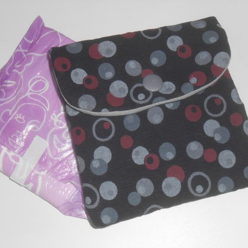 Pochette serviettes hygiéniques rangement housse trousse étui en tissu noir pois rosy