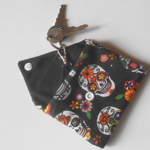 Etui porte clés pochette housse de rangement clefs bip porte en tissu noir tête mort oana