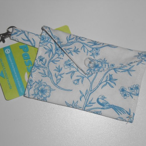 Carte bus etui / pochette pour titre transport carte bleue sur porte clés mousqueton en tissu écru turquoise marie