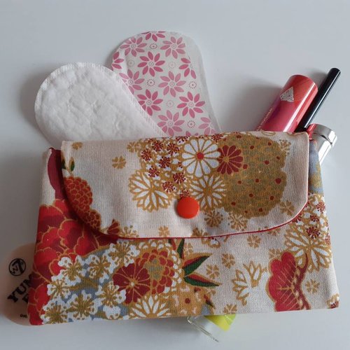 Pochette nomade rangement trousse plate housse étui lavable réutilisable maquillage protège slip beige fleurs japonaises audrey