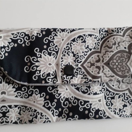 Pochette nomade rangement trousse plate housse étui lavable réutilisable maquillage protège slip noir oriental audrey