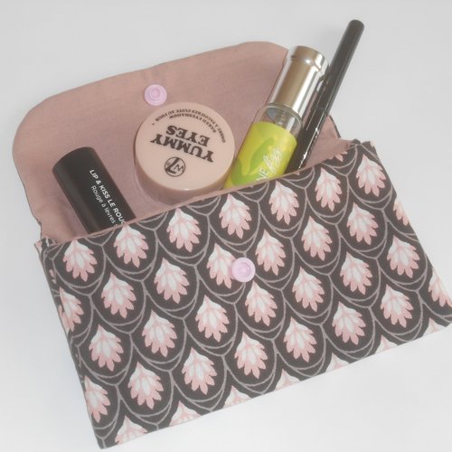 Pochette nomade rangement trousse plate housse étui lavable réutilisable maquillage protège slip marron rose audrey