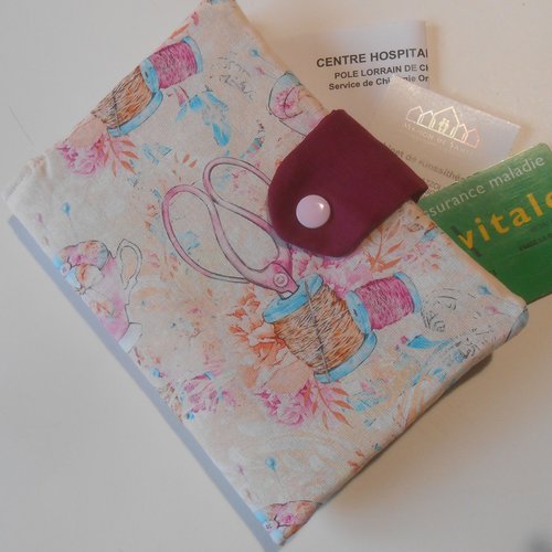 Pochette médicale porte ordonnance pharmacie carte vitale en tissu rouge-orangé imprimé corail rose tricot  perla
