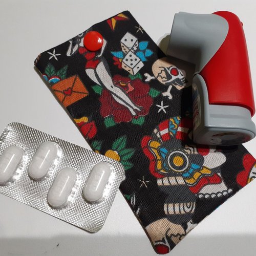 Etui multi usage pochette médicaments aérosol pilule brossette fil dentaire brossette rouge à lèvre carte transport ilona