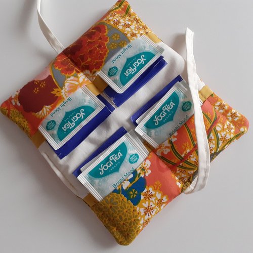 Pochette thé infusions sachets housse de rangement nomade en tissu orangé fleurs japonaises carla
