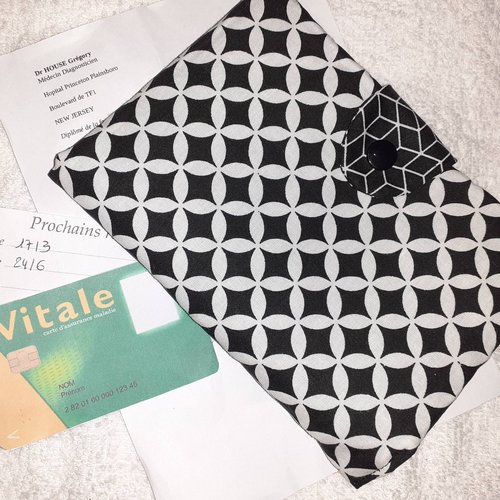 Pochette médicale porte ordonnance pharmacie carte vitale en tissu noir et blanc perla