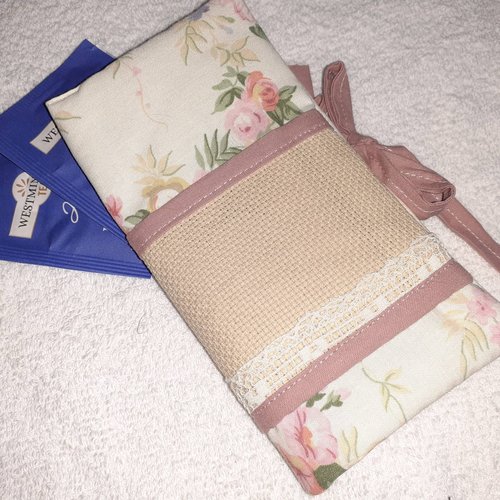 A broder ouvrage support pochette sachets de thé écru fleurs romantique toile d'aida beige point de croix ophelia
