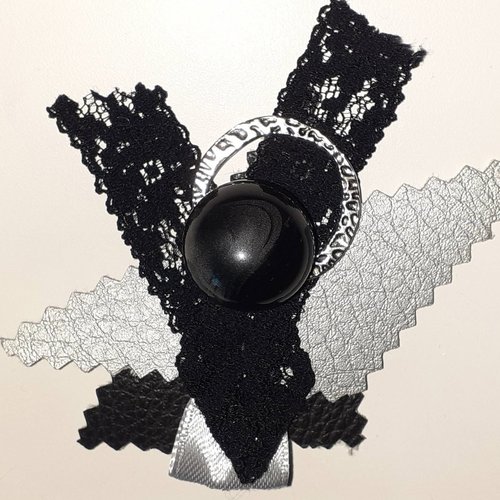 Grosse broche design noire et grise modèle unique très original laura