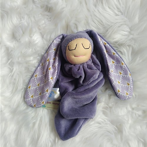 Un doudou lapin craquant fait main