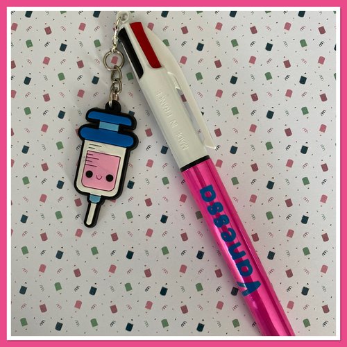 Stylo bic 4 couleurs personnalise avec infirmiere / aide soignante