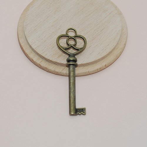 Pendentif grande clé coeur bronze pour création de bijoux, breloque clé bronze