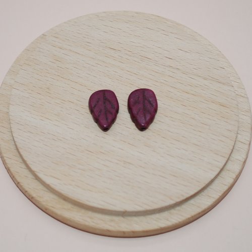 Lot de 2 perles feuilles aubergine pour création de bijoux